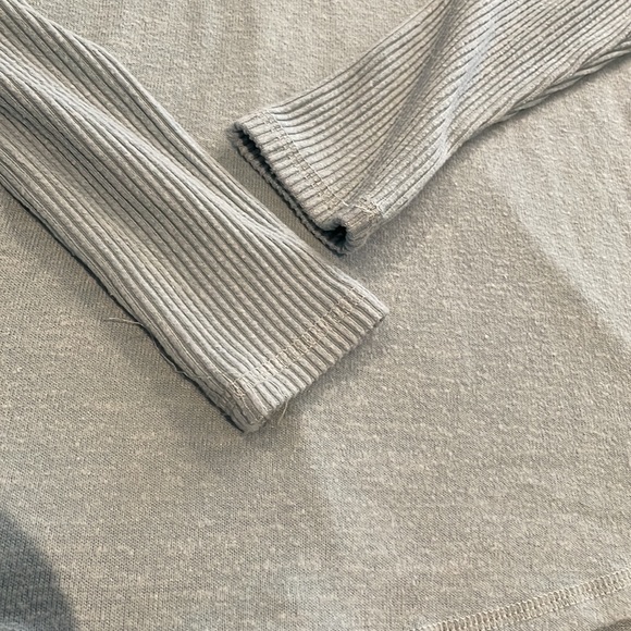 *FREE add-on with minimum $25 purchase* Aeropostale size S Cozy Soft Shirt - Picture 4 of 5